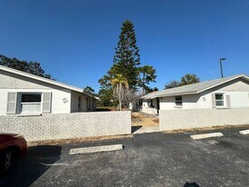 443 90th Ave N in St. Petersburg, FL - Building Photo