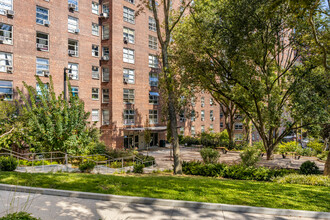 Morningside Gardens in New York, NY - Foto de edificio - Building Photo