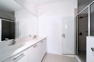 12661 NW 23rd Pl in Opa Locka, FL - Building Photo - Building Photo