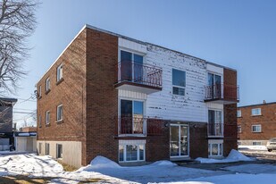 2250 Vallières Rue in Laval, QC - Building Photo