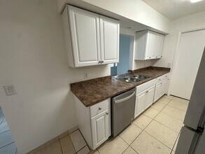 132 SW Crescent Ave in Port St. Lucie, FL - Building Photo - Building Photo