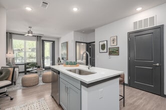 Madison Trails in Lawrenceville, GA - Building Photo - Interior Photo