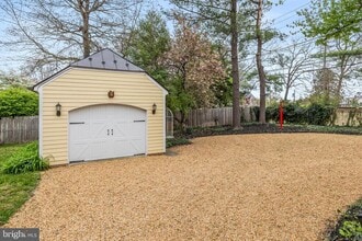 1 Chinn Ln in Middleburg, VA - Building Photo - Building Photo