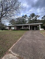 101 Pinehurst Dr in Enterprise, AL - Building Photo