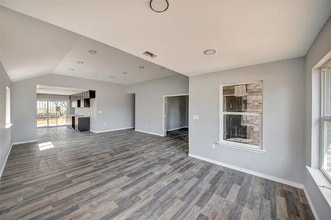 1100 Primrose Dr in Sanger, TX - Building Photo - Building Photo