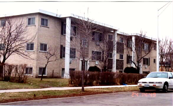 534 Valerie Ln in Addison, IL - Foto de edificio