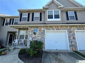 4142 Huckleberry Dr in Center Valley, PA - Building Photo