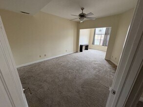 8 Victorian Gate Wy in Columbus, OH - Building Photo - Building Photo