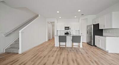 5600 NW Coventry Cir in Port St. Lucie, FL - Building Photo - Building Photo