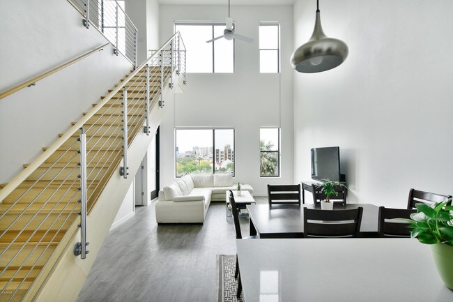 1130 N 2nd St-Unit -401 in Phoenix, AZ - Building Photo - Building Photo