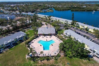 249 Pompano Dr SE in St. Petersburg, FL - Building Photo - Building Photo