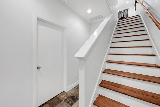 property at 1434 Ennis St