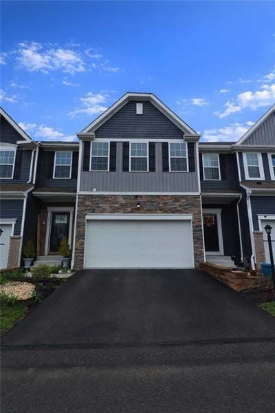 605 Alessia Ct in Carnot-Moon, PA - Building Photo - Building Photo