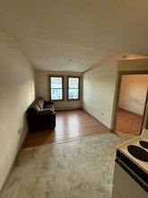 279 N Main St, Unit 7 in Winchester, CT - Building Photo - Building Photo