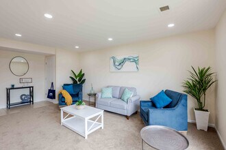 North Hills Apartments, LLC in Colonia, NJ - Building Photo - Building Photo