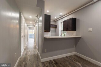 927 Clinton St-Unit -2R in Philadelphia, PA - Building Photo - Building Photo