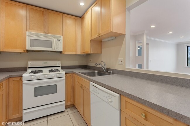 6060 N Ridge Ave in Chicago, IL - Building Photo - Building Photo