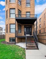 3750 N Bernard St in Chicago, IL - Building Photo