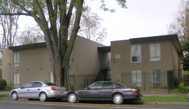 315 T St in Sacramento, CA - Foto de edificio - Building Photo