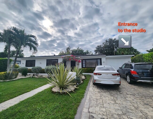 1722 NW 185th Ter, Unit Fully equipped studio