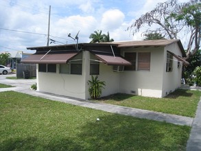 207 NE 3rd St in Hallandale Beach, FL - Building Photo - Building Photo