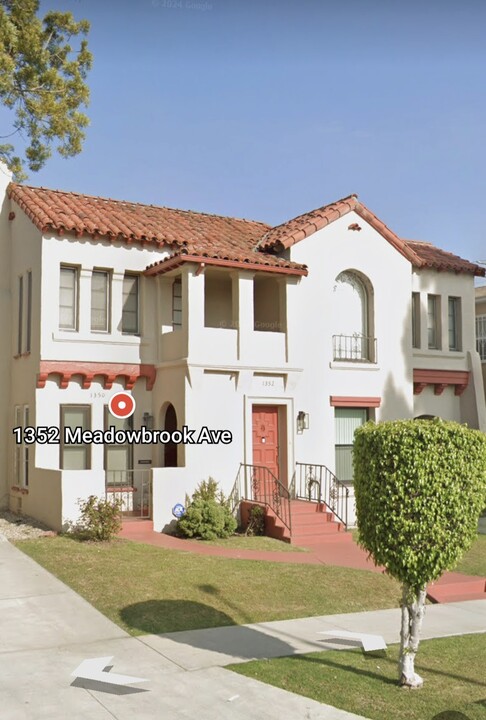 1350 Meadowbrook Ave, Unit Robbin 3 Bed in Los Angeles, CA - Building Photo