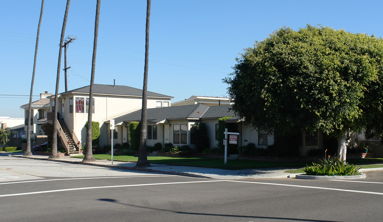 601 Ocean Ave in Seal Beach, CA - Building Photo