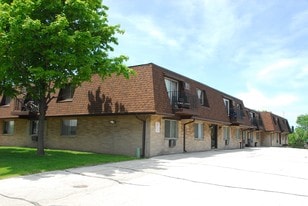 Century Court Apartments in Greenfield, WI - Building Photo