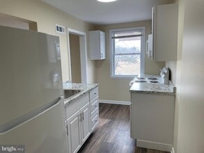 192 Madison Dr in Newark, DE - Building Photo - Building Photo