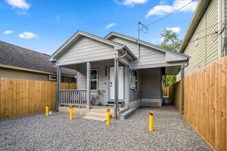5512 Texas St in Houston, TX - Building Photo - Building Photo