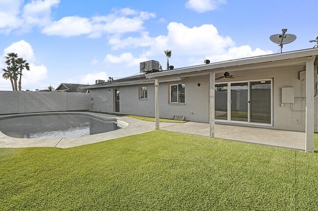 property at 1281 E Hermosa Dr