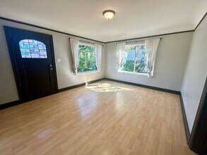 6005 S Cooper St in Seattle, WA - Building Photo - Building Photo