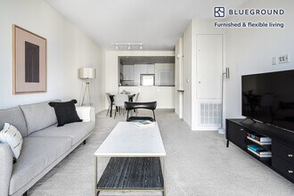 550 Moreland Way in Santa Clara, CA - Foto de edificio - Building Photo