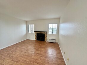 4671 Hamilton St in San Diego, CA - Foto de edificio - Building Photo