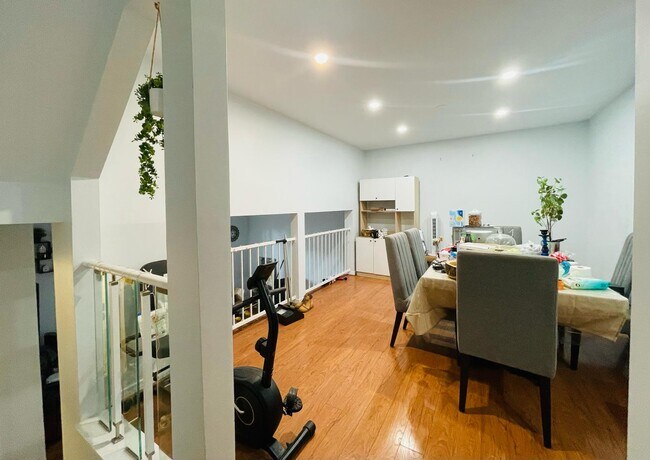 134 Royalton Pvt in Ottawa, ON - Building Photo - Building Photo