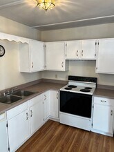 108 Lake Hill Rd, Unit 1 in Burnt Hills, NY - Foto de edificio - Building Photo