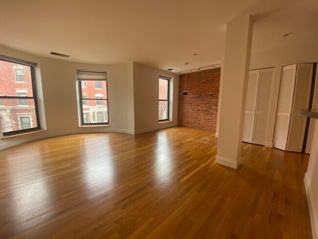 96 Gainsborough St in Boston, MA - Foto de edificio - Building Photo