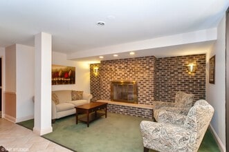960 S River Rd in Des Plaines, IL - Building Photo - Building Photo