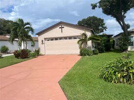 1829 Nicaragua Way in Winter Haven, FL - Building Photo
