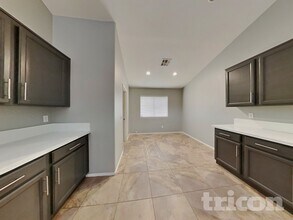 2030 Maui Surf Ave in North Las Vegas, NV - Building Photo - Building Photo