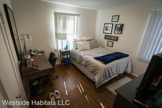 605 Kelton Ave in Los Angeles, CA - Building Photo - Interior Photo