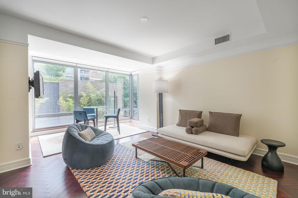 1111 23rd St NW in Washington, DC - Building Photo