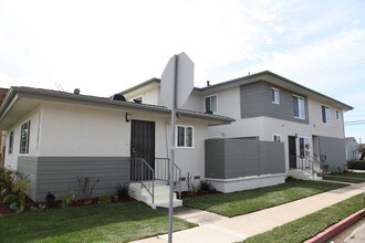 17801 Crenshaw Blvd in Torrance, CA - Foto de edificio - Building Photo