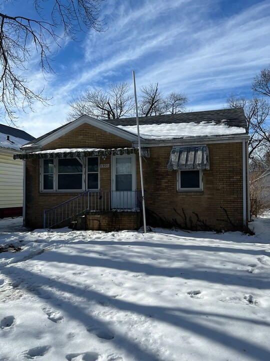 1921 S 2nd St in Springfield, IL - Building Photo