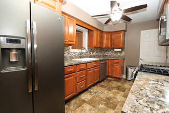 1050 E Southmor Rd in Morris, IL - Building Photo - Building Photo