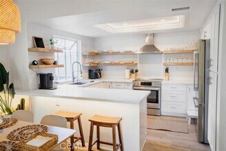 2063 Tustin Ave in Costa Mesa, CA - Building Photo - Building Photo