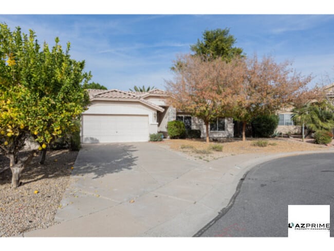 property at 4284 E Harwell Ct