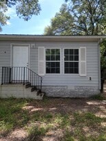 37 Evergreen Ave, Unit Apt B in St. Augustine, FL - Building Photo
