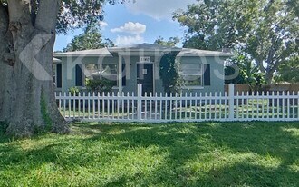 5140 17th Ave N in St. Petersburg, FL - Building Photo