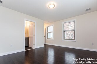 477 Fulton St in Medford, MA - Foto de edificio - Building Photo